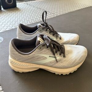 Brooks Gray and Blue Athletic Shoes with Cushioned Midsole